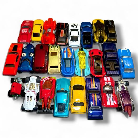 Hot Wheels Matchbox 25 Mixed Diecast Toy Car Lot – Surf Crate Variety Pack - Picture 3 of 11
